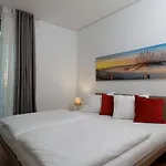 Triiiple Suites Level 21 mit Balkon und Tiefgarage